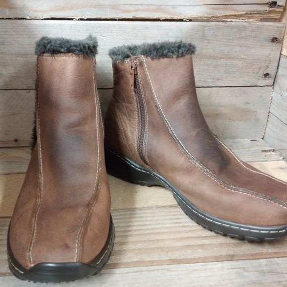 Sofft Shoes - Sofft Brand Brown Leather Ankle Boots 7.5M Distressed Leather Warm Lining.